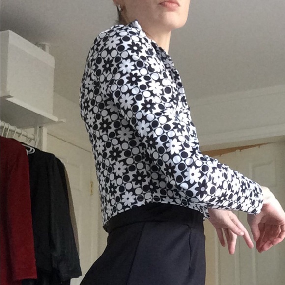 BW flower print collared shirt - Picture 4 of 4